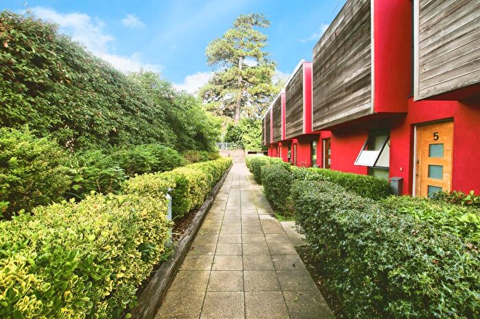 2 Bedroom House To Rent In Newsom Place, St Albans, AL1