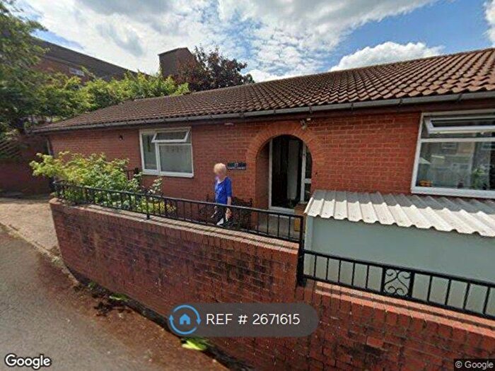5 Bedroom Bungalow To Rent In Chapel Street, Chesterfield, S43