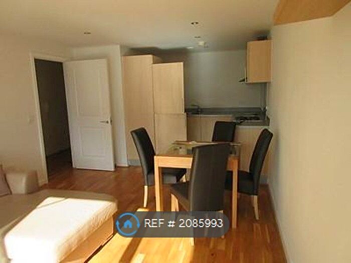 2 Bedroom Flat To Rent In Lawrie House, London, SW19