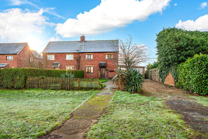 Semi-Detached House For Sale In Wellhead Lane, Nocton, Lincoln, Lincolnshire, LN4