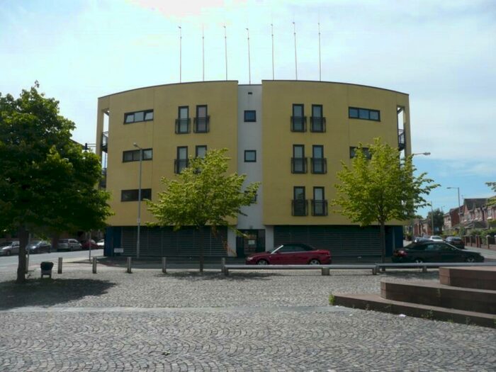 3 Bedroom Flat To Rent In Dearden Street, Hulme, Manchester., M15