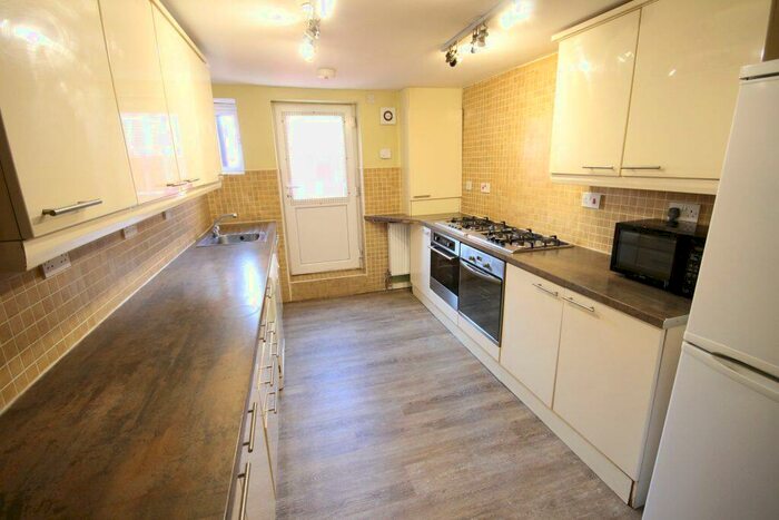 8 Bedroom Terraced House To Rent In Brudenell Avenue, Hyde Park, Leeds, LS6