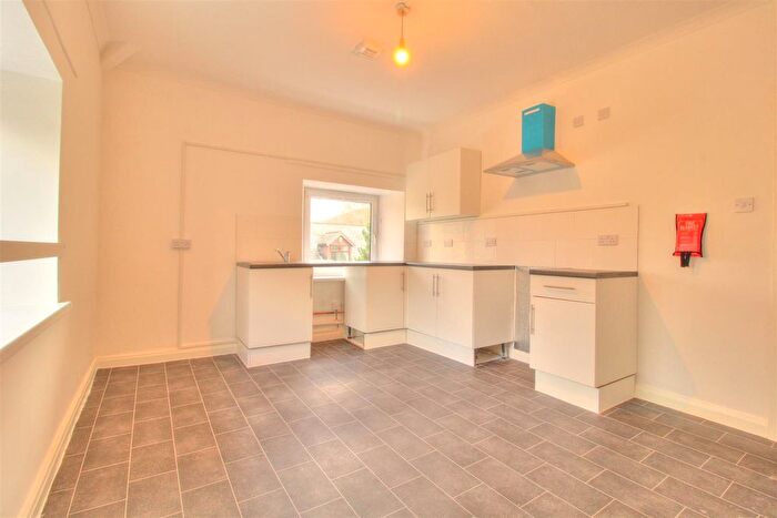 1 Bedroom Flat To Rent In Office Street, Porth, CF39