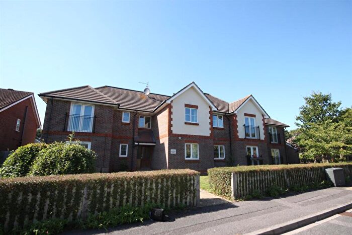 2 Bedroom Apartment To Rent In Needlespar Court, Warsash, Southampton, SO31