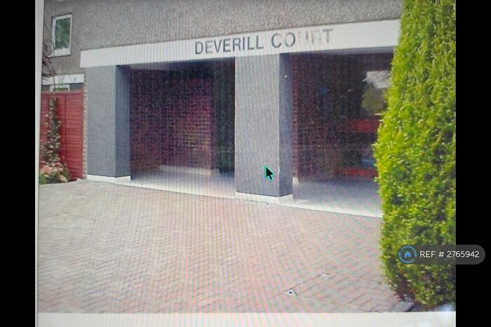 3 Bedroom Flat To Rent In Deverill Court, London, SE20