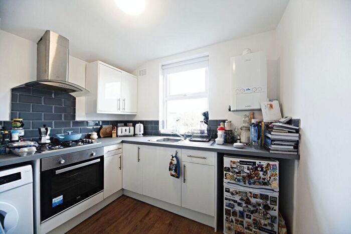 1 Bedroom Apartment To Rent In Eddystone Road, London, SE4