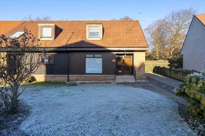 2 Bedroom Semi-Detached House To Rent In St Margarets Crescent, FK2