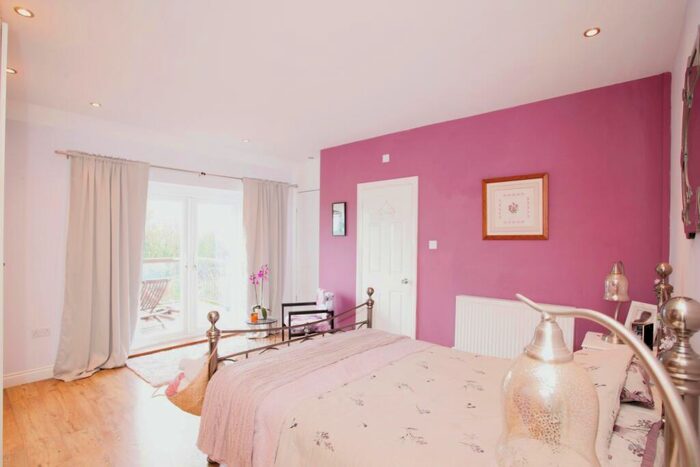 4 Bedroom Detached House For Sale In Mountain Road, Caerphilly, CF83