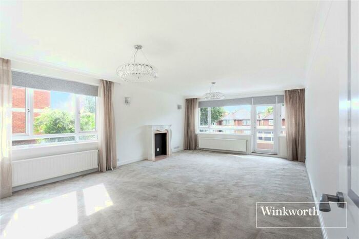 2 Bedroom Apartment To Rent In Mayflower Lodge, Regents Park Road, Finchley, London, N3