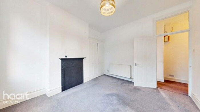 4 Bedroom Flat To Rent In Coldharbour Lane, London, SE5