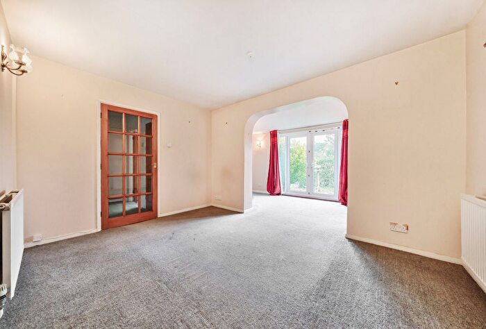 2 Bedroom Bungalow For Sale In Windmill Road, North Leigh, Witney, Oxfordshire, OX29