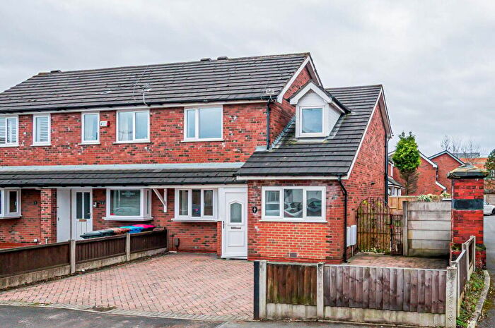 3 Bedroom End Of Terrace House To Rent In Clarendon Road, Irlam, Manchester, M44