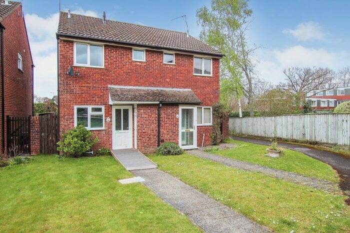 2 Bedroom Semi-Detached House For Sale In Carpenter Close, Hythe, Southampton, SO45