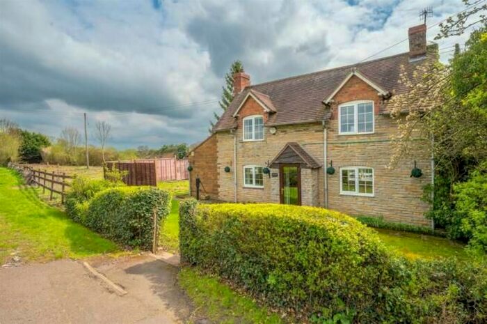 2 Bedroom Cottage For Sale In Evesham Road, Binton, Stratford-Upon-Avon, CV37