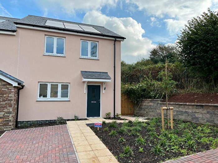 3 Bedroom Semi-Detached House To Rent In Oakwood Drive, North Tawton, EX20