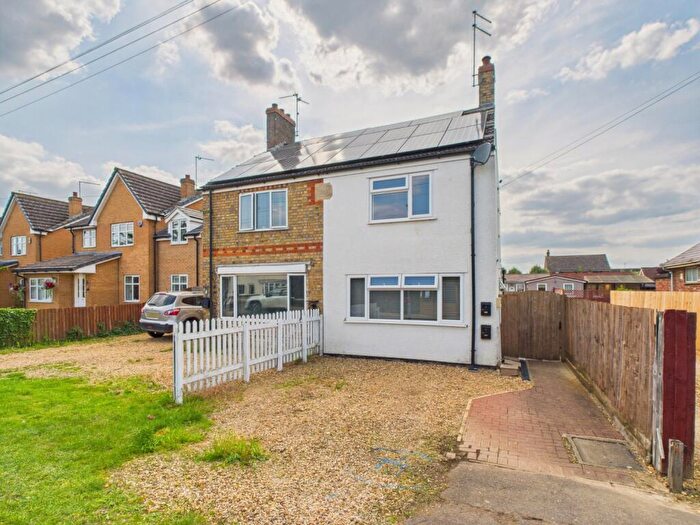 3 Bedroom Apartment For Sale In Guntons Road, Newborough, Peterborough, PE6