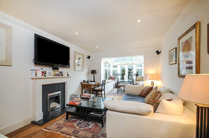3 Bedroom Detached House To Rent In Iveley Road, London, SW4