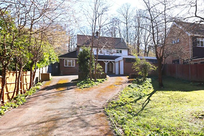 4 Bedroom Detached House To Rent In Lodge Road, Sundridge Park, Bromley, Kent, BR1