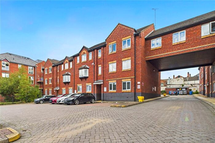 1 Bedroom Flat To Rent In Lahnstein Court, Kettering, Northamptonshire, NN16