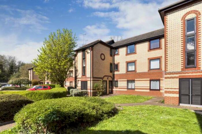 1 Bedroom Flat To Rent In Finchampstead Road, RG40