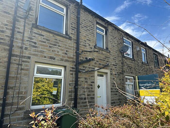 2 Bedroom Terraced House To Rent In Westgate, Almondbury, Huddersfield, West Yorkshire, HD5