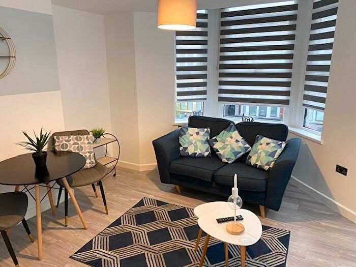 1 Bedroom Flat To Rent In Connaught Road, Cardiff, CF24