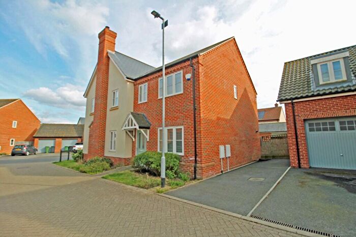 2 Bedroom Semi Detached House For Sale In Barn Owl Drive, Holt, Norfolk, NR25