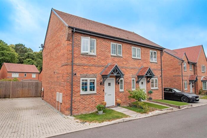 2 Bedroom House For Sale In Ridges Rise, Deepcut, GU16