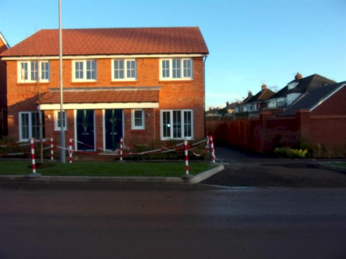 3 Bedroom Semi-Detached House To Rent In Hall Green Road, West Bromwich, B71