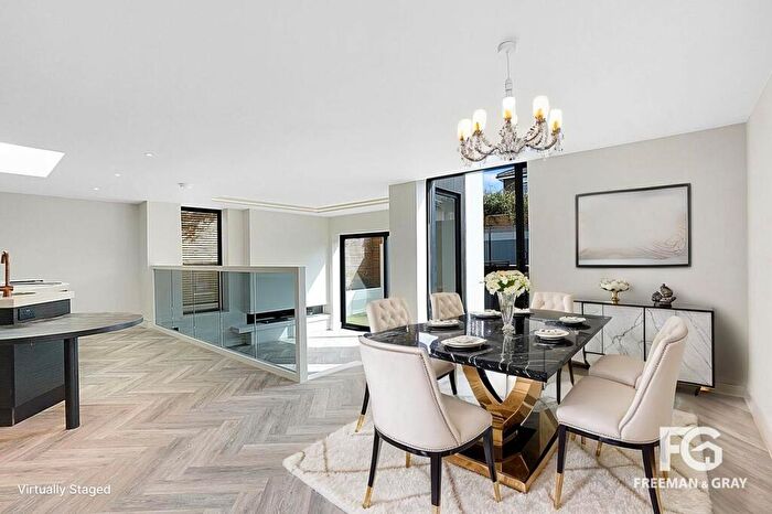 5 Bedroom Detached House For Sale In Ridley Road, Rochester, ME1