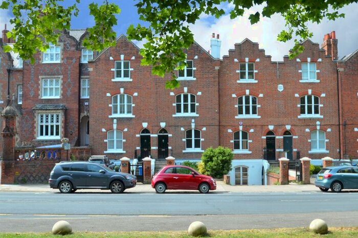 5 Bedroom Terraced House To Rent In Kings Road, Windsor, SL4