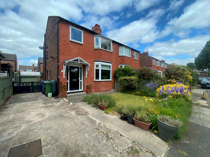 3 Bedroom Semi-Detached House To Rent In Cranford Avenue, M32