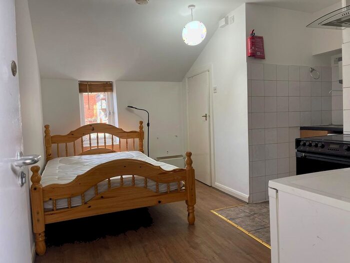 Studio To Rent In Leabridge Road, London, E17