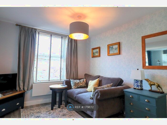 1 Bedroom Flat To Rent In Acomb Road, York, YO24