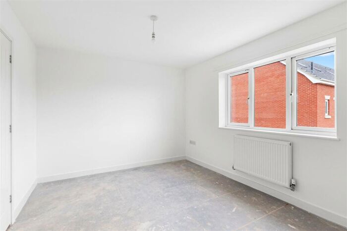 3 Bedroom Terraced House For Sale In Aldermann McGee Gardens, Great Yarmouth, NR30