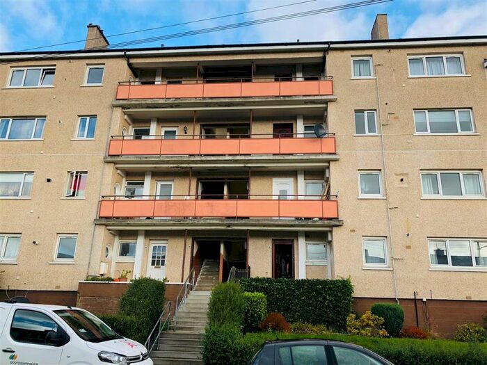 3 Bedroom Flat To Rent In Brownhill Road, Mansewood, Glasgow, G43