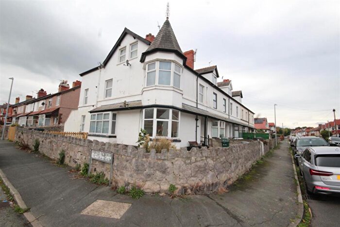 2 Bedroom Maisonette For Sale In Kensington Avenue, Old Colwyn, Colwyn Bay, LL29