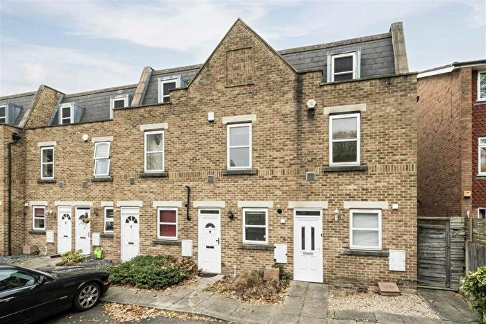 2 Bedroom Terraced House To Rent In Eltham Road, Lee, SE12