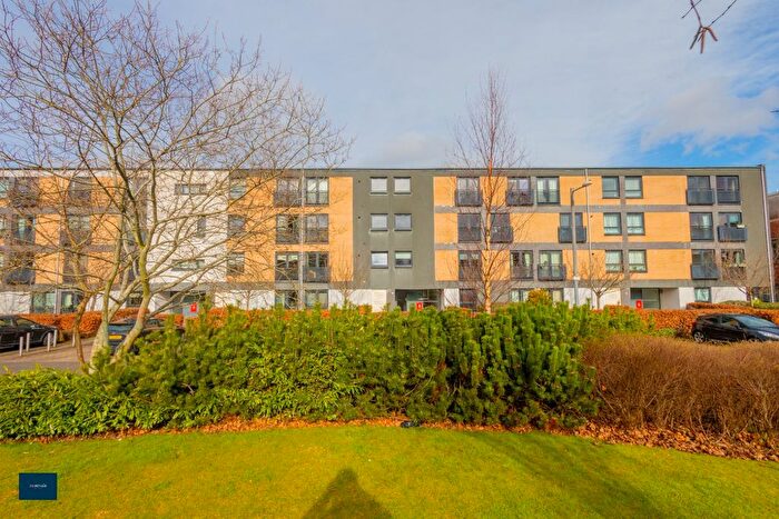 2 Bedroom Flat To Rent In / Firpark Court, Dennistoun, Glasgow, G31