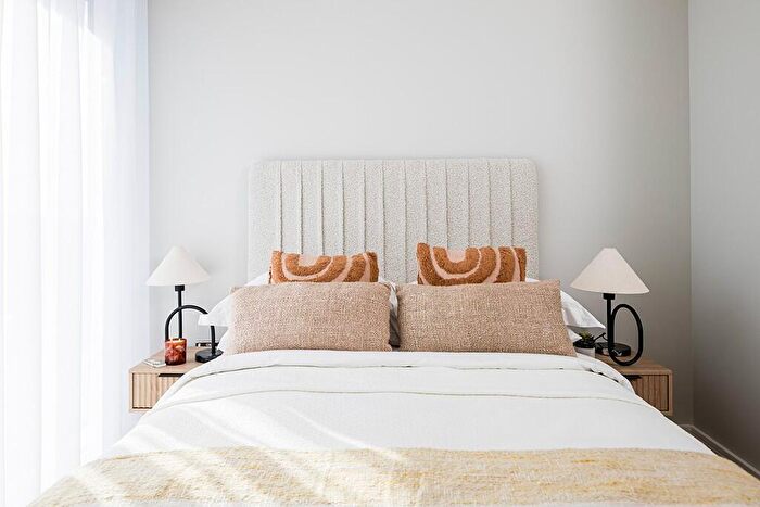 2 Bedroom Apartment For Sale In Grinstead Road, Deptford, SE8