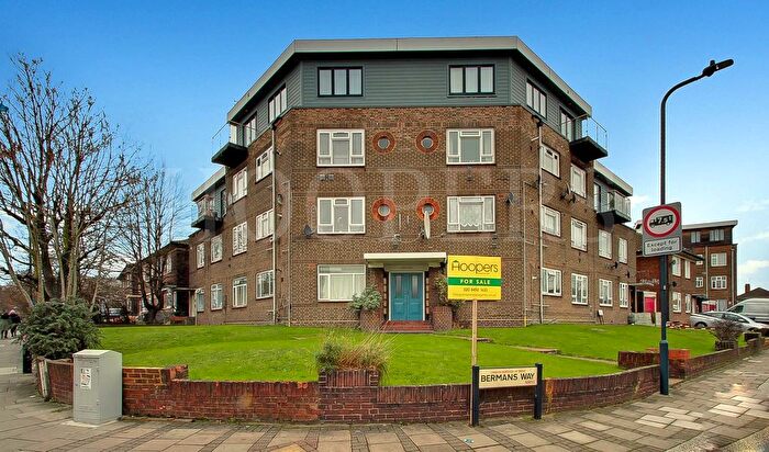 1 Bedroom Flat For Sale In Neasden Lane, London, NW10