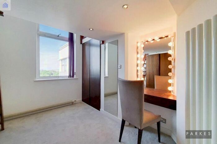 3 Bedroom Flat To Rent In Peterborough Road, Hammersmith, London, SW6
