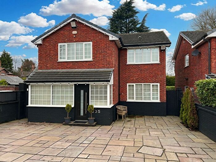 4 Bedroom Detached House For Sale In Walkden Road, Worsley, M28