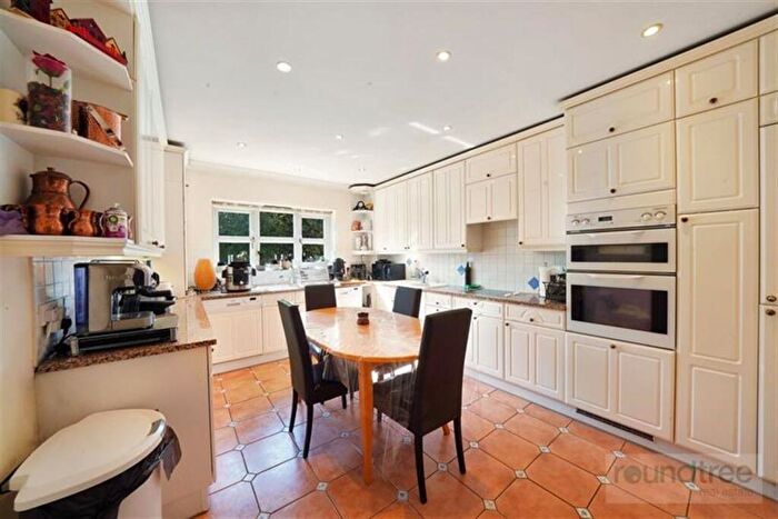 3 Bedroom Apartment For Sale In Haddon Court, Hanbury Close, Hendon, NW4