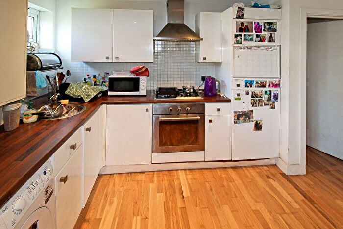2 Bedroom Flat To Rent In Doran Walk, London, E15
