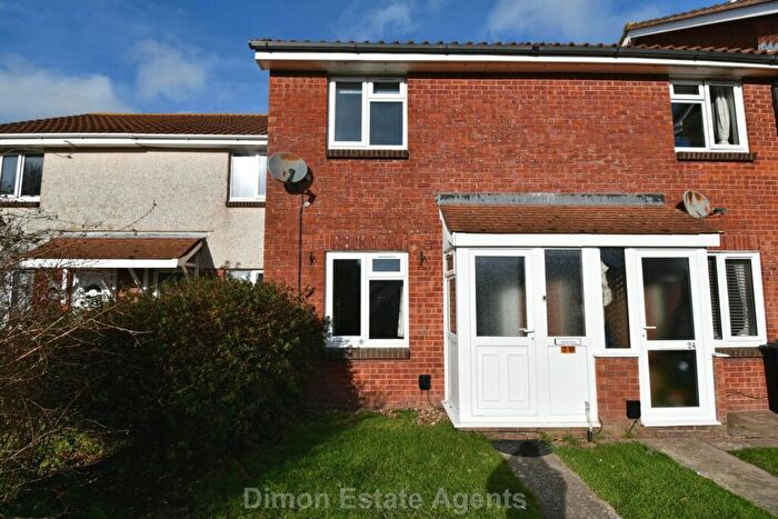 2 Bedroom Terraced House For Sale In Osprey Gardens, Lee On The Solent, PO13