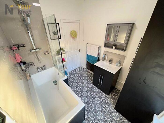 4 Bedroom Terraced House To Rent In Trelawn Place, Headingley, LS6