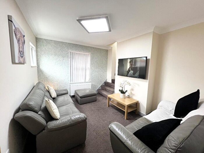 1 Bedroom Apartment To Rent In Students / - Flat, Friar Gate, Derby, Derbyshire, Low Security Deposit, DE1