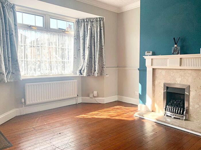 3 Bedroom Semi-Detached House To Rent In Trowell Grove, Nottingham, NG9