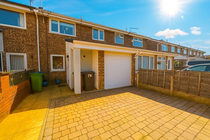 3 Bedroom Town House For Sale In York Street, Radcliffe, Manchester, M26